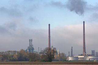 Vláda řeší nákup rafinerie. Nabízí se Karlsruhe či Schwedt. „Větší smysl by dávaly ty české“ - Echo24.cz